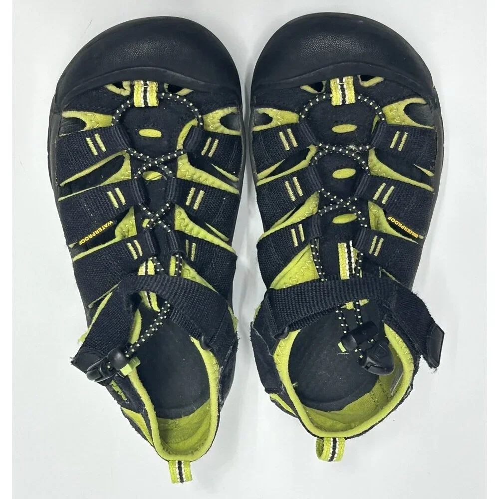Keen Newport H2 Sandals Youth Boys Size 2 Black Hiking Trail Outdoor Shoes